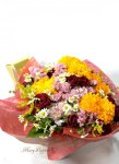 画像1: マリーゴールドの花束とハンドタオルのゴールド・ギフトセット (1)