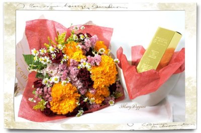 画像3: マリーゴールドの花束とハンドタオルのゴールド・ギフトセット