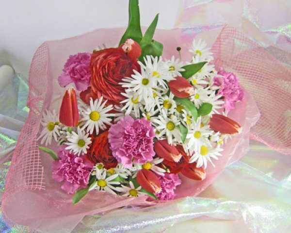 ラナンキュラスとマーガレットの花束 フラワーギフトmarypoppins