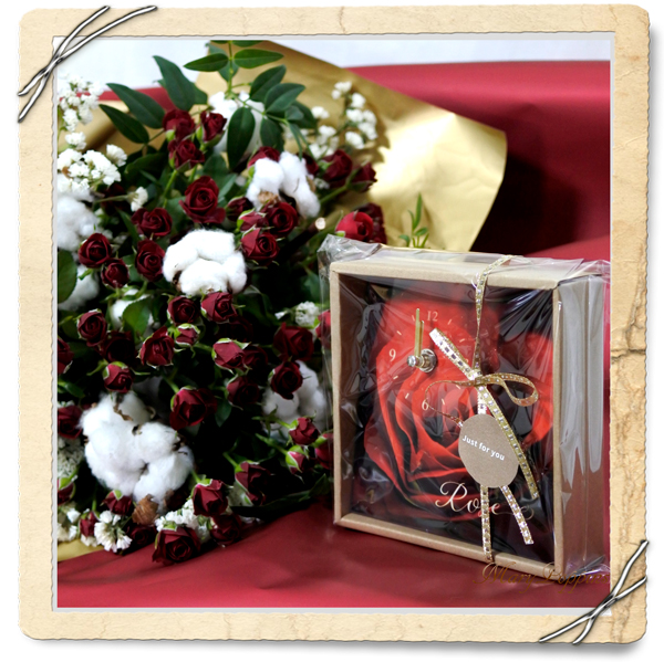 薔薇のガラスプレート置時計