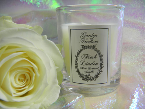 さわやかな菩提樹の香りのアロマキャンドル フレッシュリンデン 森林浴ができそうな上品なさわやかさが魅力のキャンドルです 花束やアレンジメントとご一緒にお届けできます