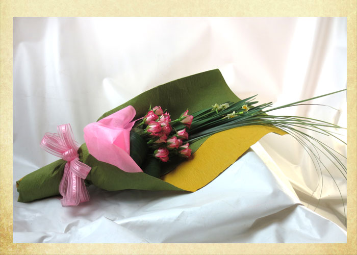 水仙とミニバラの花束 フラワーギフトmarypoppins 水仙とミニバラの花束 フラワーギフトmarypoppins