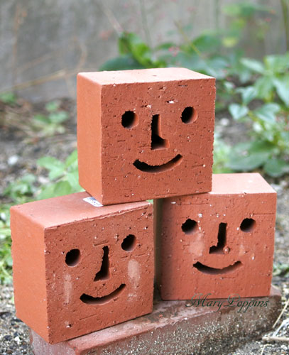 スマイルフェイス レンガブロック フラワーギフトmrypoppins